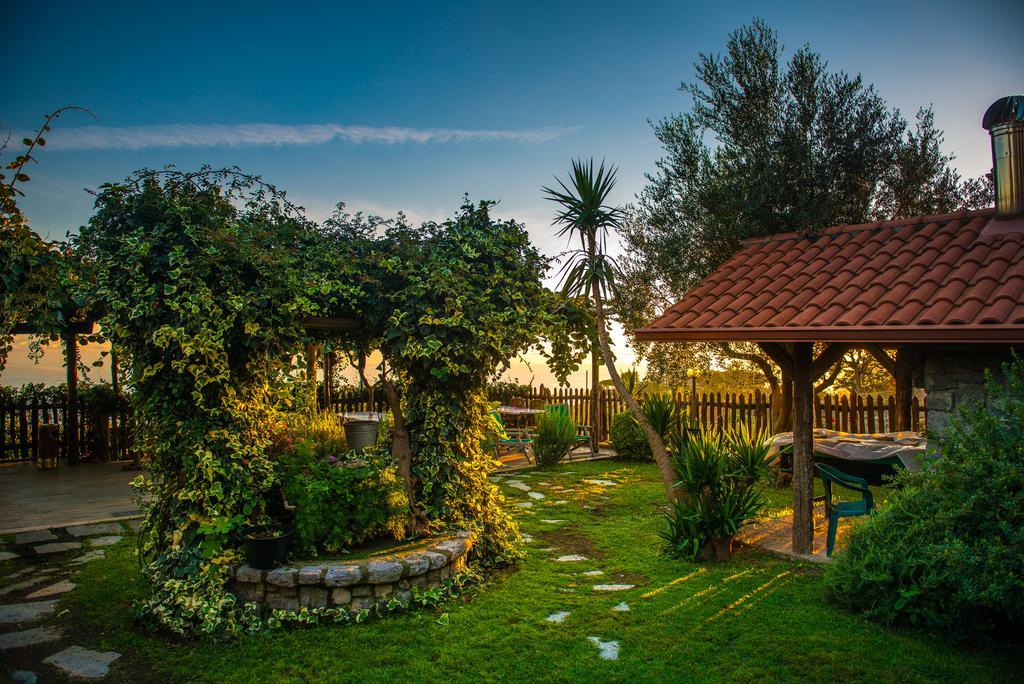 Agriturismo Mare E Monti อาเจโรลา ภายนอก รูปภาพ