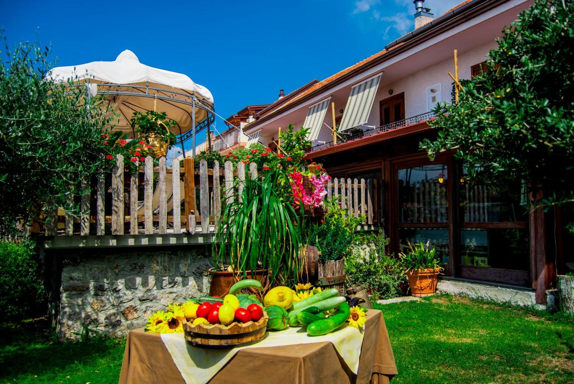 Agriturismo Mare E Monti อาเจโรลา ภายนอก รูปภาพ