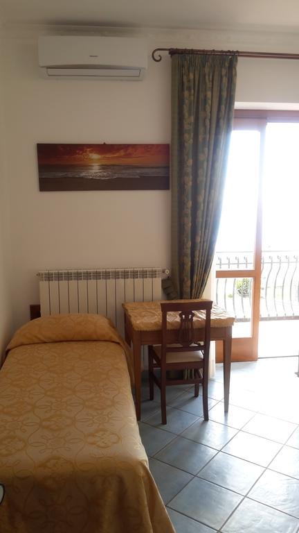 Agriturismo Mare E Monti อาเจโรลา ภายนอก รูปภาพ
